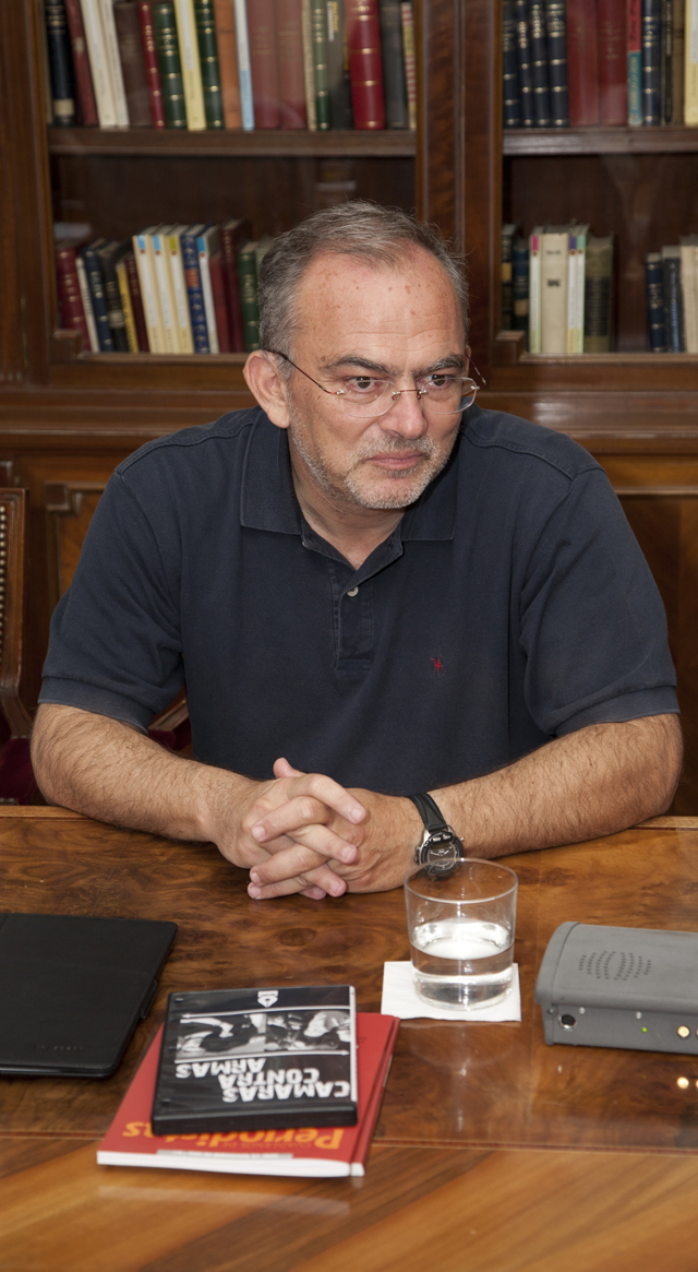 Nikos Megrelis. Imagen tomada de la web shootingvshooting