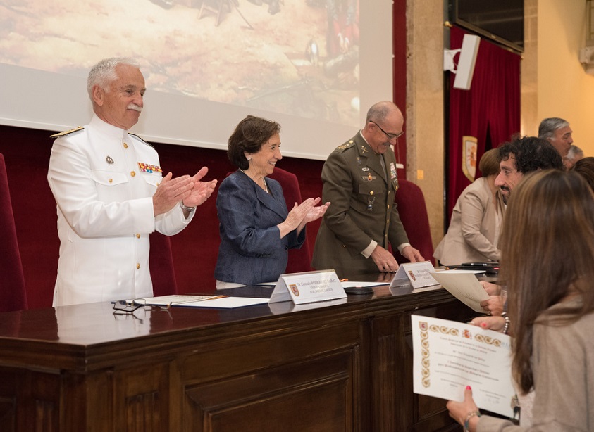 Entrega de diplomas I Jornadas Seguridad Defensa periodistas