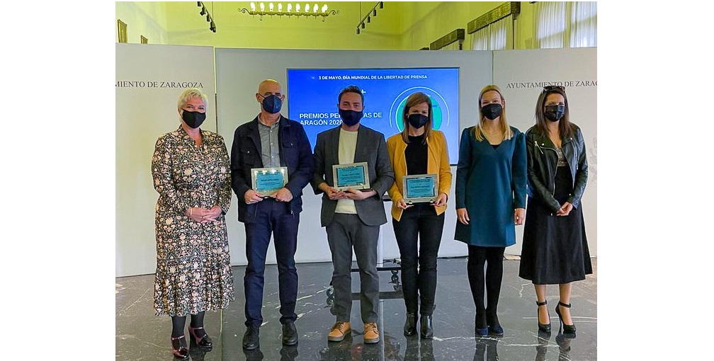 2022/04/Fotografia-de-familia-con-los-Premios-Periodistas-de-Aragon-2020-1.jpg