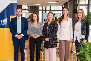 Manuel Alonso, Laura Núñez-Letamendia, Elena Aranda, Esmeralda Gómez y Mónica Tourón. Foto: OVB España.