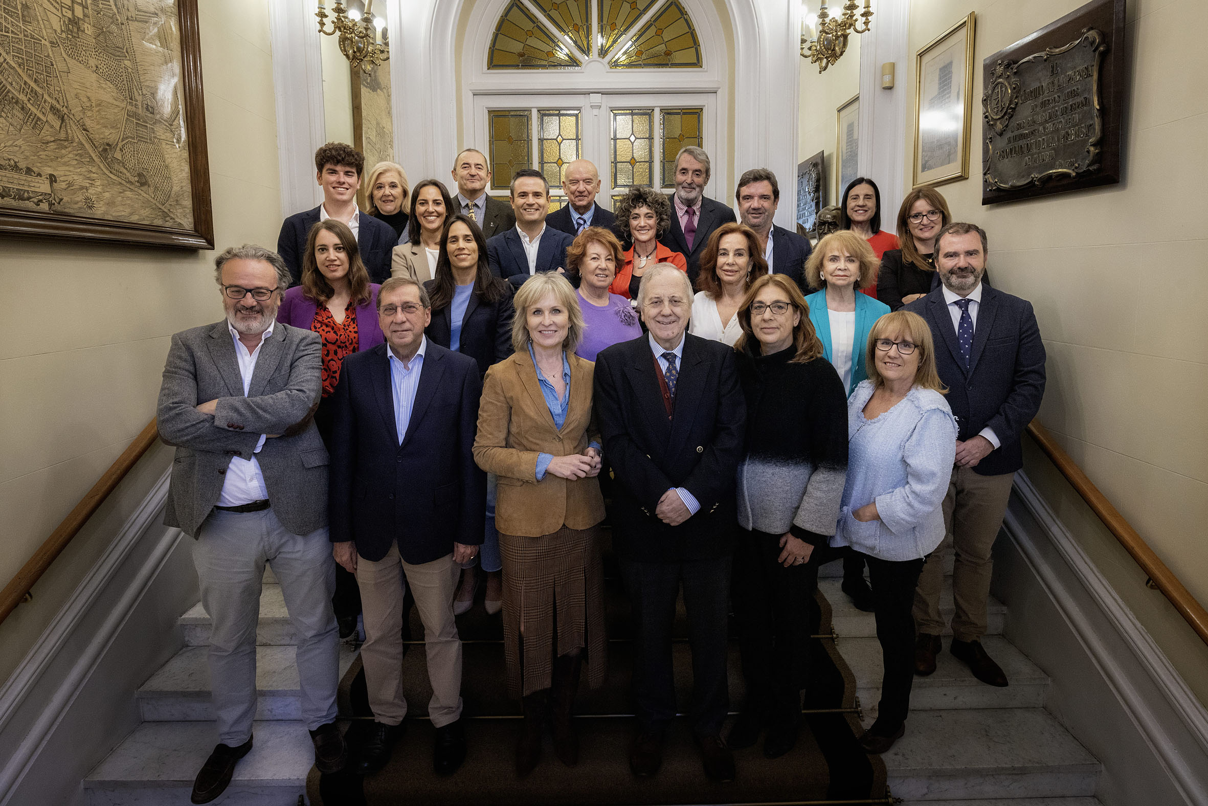 Junta directiva presidida por María Rey. Foto: Miguel Berrocal / APM