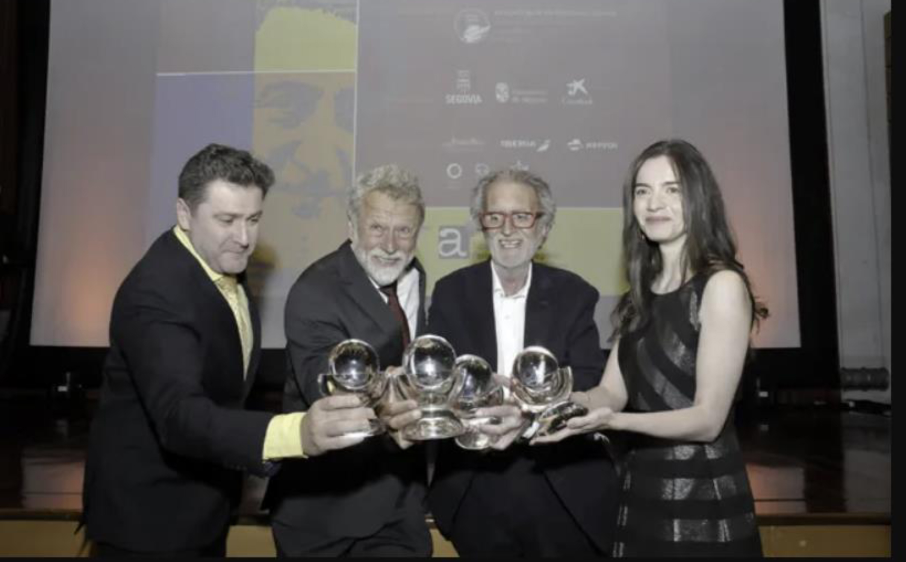 De izquierda a derecha, los seleccionados en la XXXVIII edición: Óscar Mijallo (finalista), Miguel Ángel de la Fuente (ganador), Aurelio Martín (Cirilo de Honor)y María Senovilla (finalista)