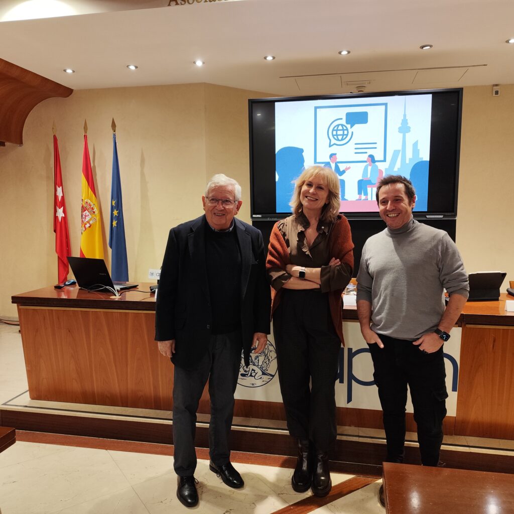 De izda. a dcha.: Fernando Jáuregui, María Rey y Sergio Martín. Foto: APM