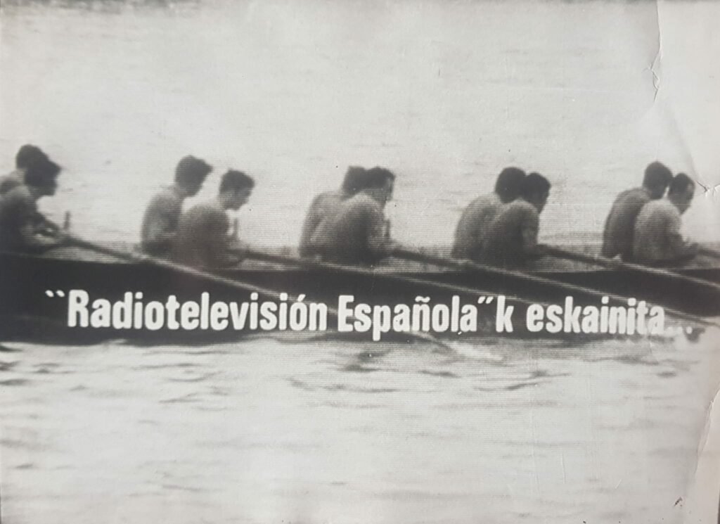 Uno de los fotogramas de la cabecera del primer espacio en euskera de TVE