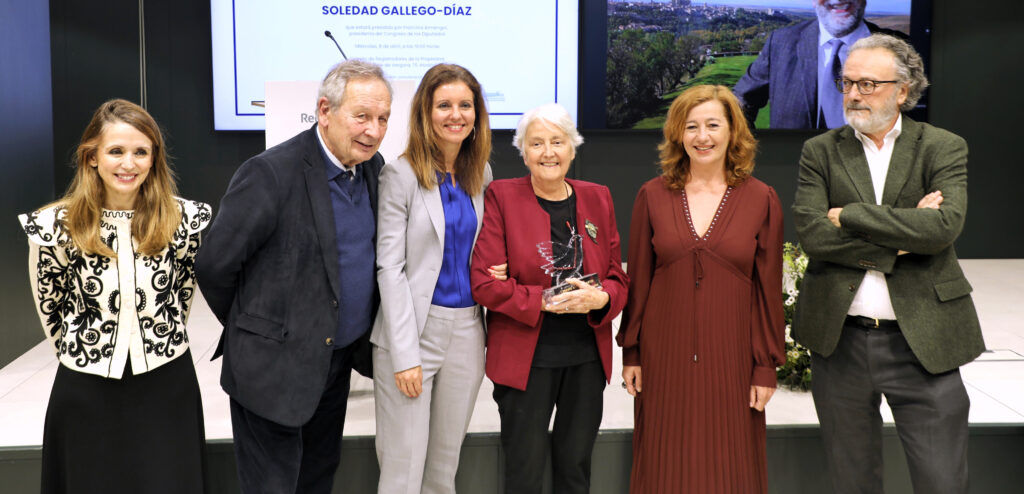 De izq. a drcha.: Teresa López, Xavier Vidal-Folch, Rosario Jiménez, Soledad Gallego-Díaz, Francina Armengol y Miguel Ángel Noceda. Foto: Raúl Gómez / FAPE