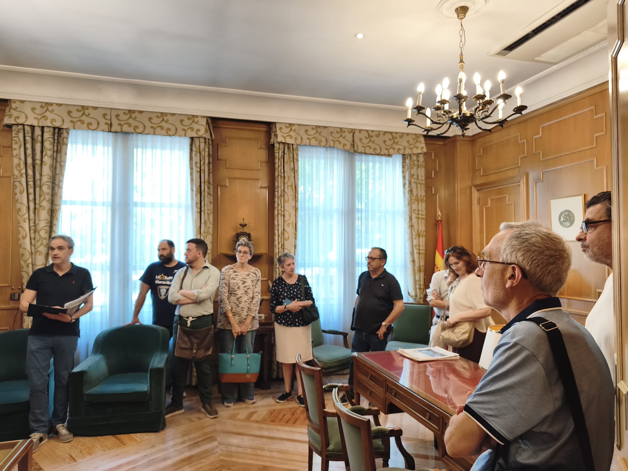 Visitantes en el despacho de la presidenta de la APM