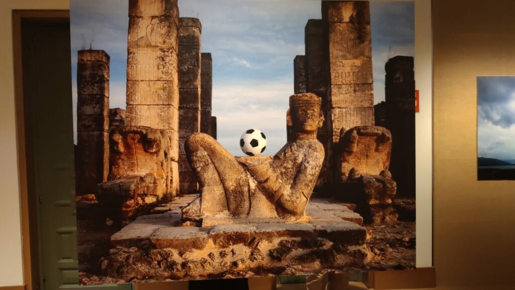 Fotografía de la exposición 'México 86. El mundo unido por un balón' de Annie Leibovitz. Foto: APM